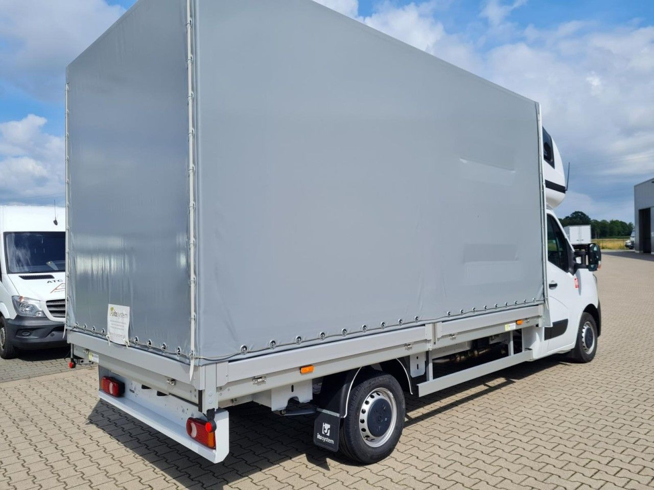 Renault Master 3,5 Pritsche Schiebe Plane Schlafkab. - Επαγγελματικό αυτοκίνητο με μουσαμά: φωτογραφία 4 Renault Master 3,5 Pritsche Schiebe Plane Schlafkab. - Επαγγελματικό αυτοκίνητο με μουσαμά: φωτογραφία 4