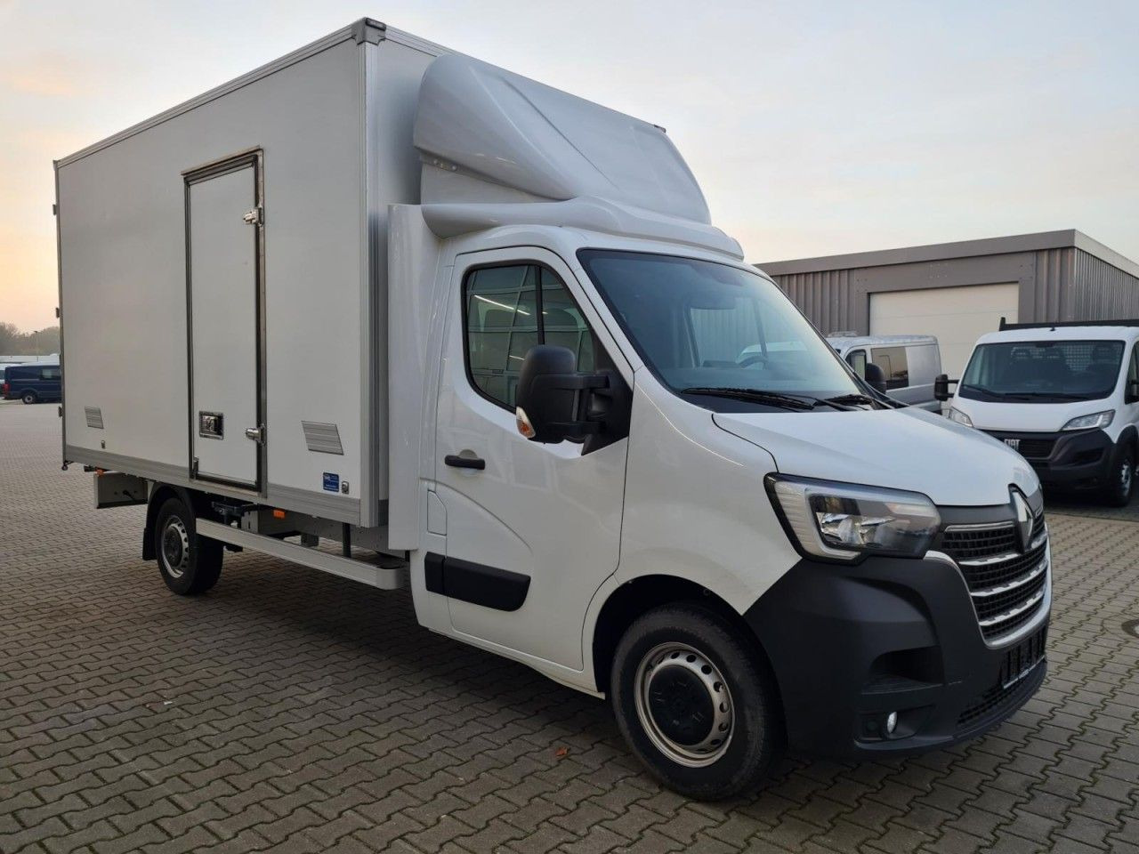 Renault Master 3.5t Möbel Koffer KLIMA LUFTFEDERUNG TEMP - Επαγγελματικό αυτοκίνητο κόφα: φωτογραφία 3 Renault Master 3.5t Möbel Koffer KLIMA LUFTFEDERUNG TEMP - Επαγγελματικό αυτοκίνητο κόφα: φωτογραφία 3