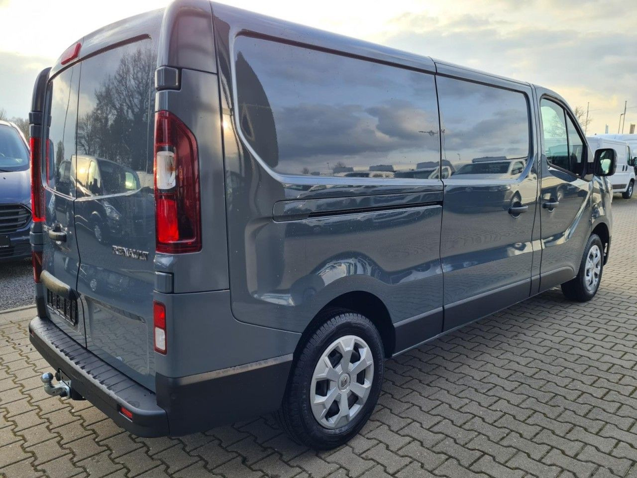 Renault Trafic Kasten 3,0t L2 LED AHK KLIMA PDC TEMPOMAT - Μικρό βαν: φωτογραφία 4 Renault Trafic Kasten 3,0t L2 LED AHK KLIMA PDC TEMPOMAT - Μικρό βαν: φωτογραφία 4