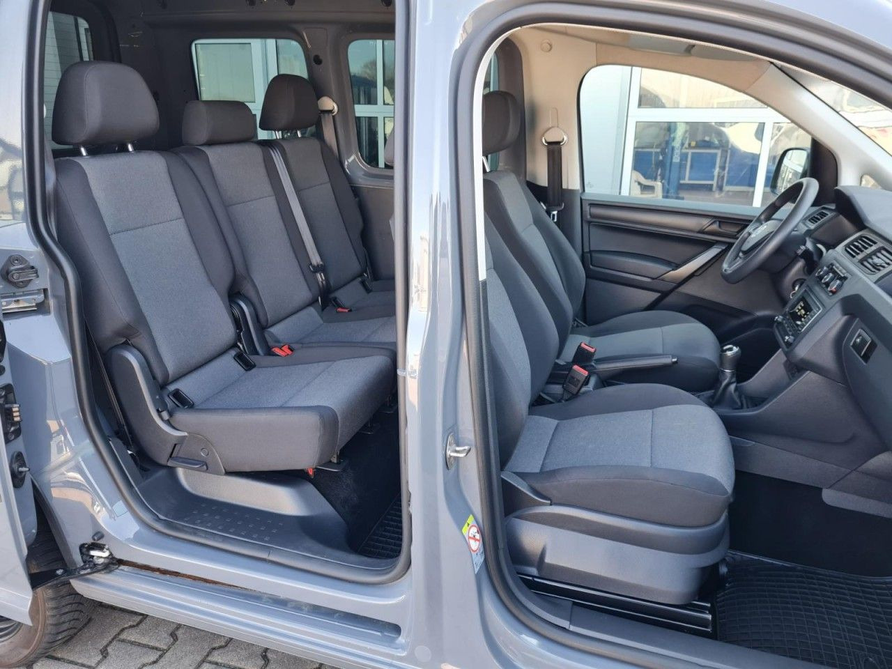 Volkswagen Caddy Kombi 4Motion TDi 5-Sitze KLIMA STHZ TEMPO - Επιβατικό βαν: φωτογραφία 5 Volkswagen Caddy Kombi 4Motion TDi 5-Sitze KLIMA STHZ TEMPO - Επιβατικό βαν: φωτογραφία 5