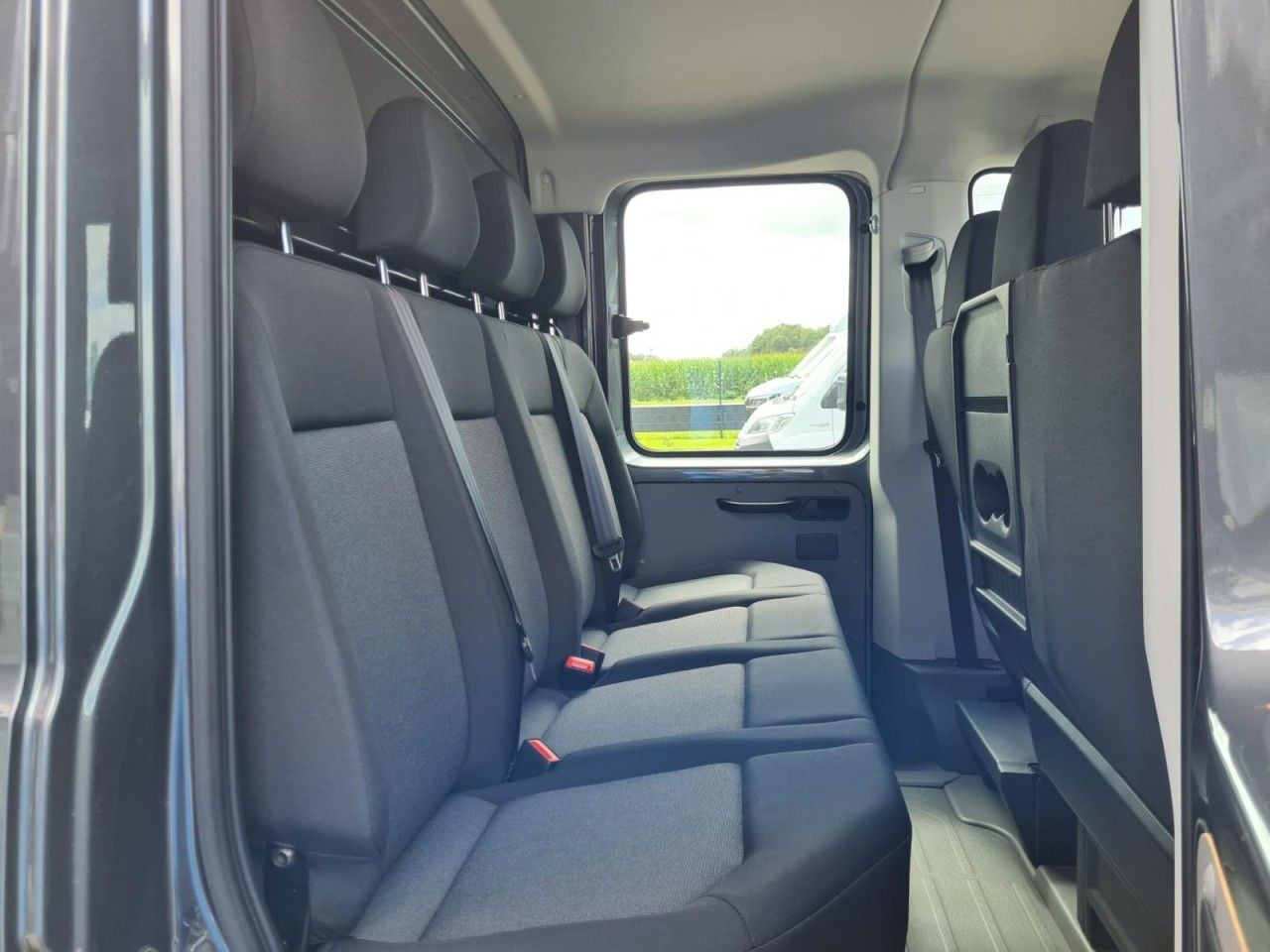 Volkswagen Crafter 35 DOKA 7-Sitze Maxi L4 KLIMA TEMPOMAT - Μικρό φορτηγό με καρότσα: φωτογραφία 4 Volkswagen Crafter 35 DOKA 7-Sitze Maxi L4 KLIMA TEMPOMAT - Μικρό φορτηγό με καρότσα: φωτογραφία 4