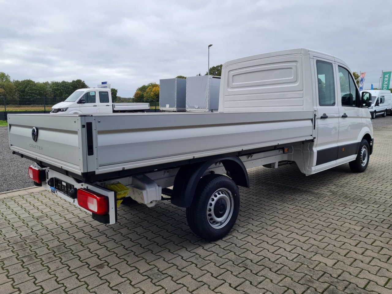 Volkswagen Crafter 35 Doka TDI Pritsche lang L4 KLIMA TEMPOMAT - Μικρό φορτηγό με καρότσα, Διπλοκάμπινο ελαφρύ επαγγελματικό: φωτογραφία 4 Volkswagen Crafter 35 Doka TDI Pritsche lang L4 KLIMA TEMPOMAT - Μικρό φορτηγό με καρότσα, Διπλοκάμπινο ελαφρύ επαγγελματικό: φωτογραφία 4