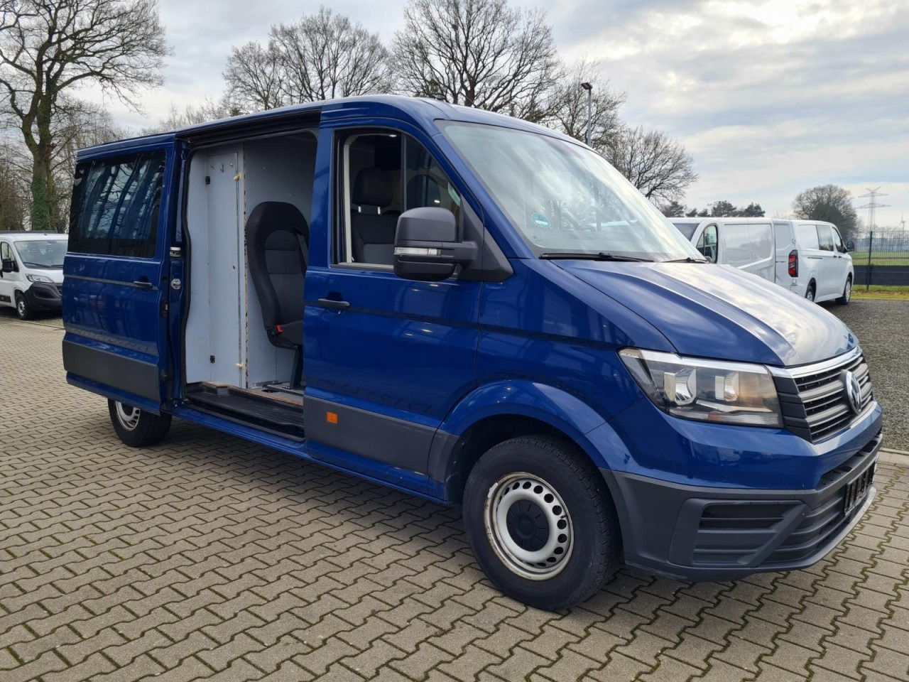 Volkswagen Crafter 35 Kasten Plus Doka mixto NAVI AHK 5-Sitze - Βαν, Διπλοκάμπινο ελαφρύ επαγγελματικό: φωτογραφία 4 Volkswagen Crafter 35 Kasten Plus Doka mixto NAVI AHK 5-Sitze - Βαν, Διπλοκάμπινο ελαφρύ επαγγελματικό: φωτογραφία 4