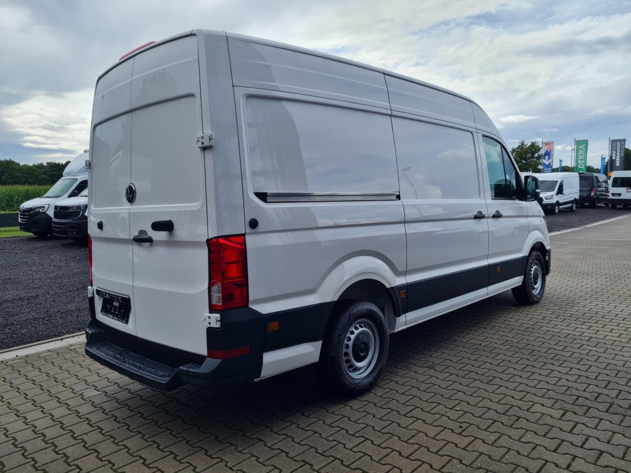 Volkswagen Crafter 35 Kasten TDI MR L3H3 PDC KLIMA TEMPOMAT - Βαν: φωτογραφία 4 Volkswagen Crafter 35 Kasten TDI MR L3H3 PDC KLIMA TEMPOMAT - Βαν: φωτογραφία 4