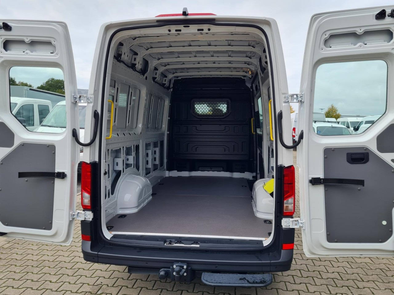 Βαν Volkswagen Crafter 35 Kasten TDI MR L3H3 STANDHEIZ AHK: φωτογραφία 16 Βαν Volkswagen Crafter 35 Kasten TDI MR L3H3 STANDHEIZ AHK: φωτογραφία 16