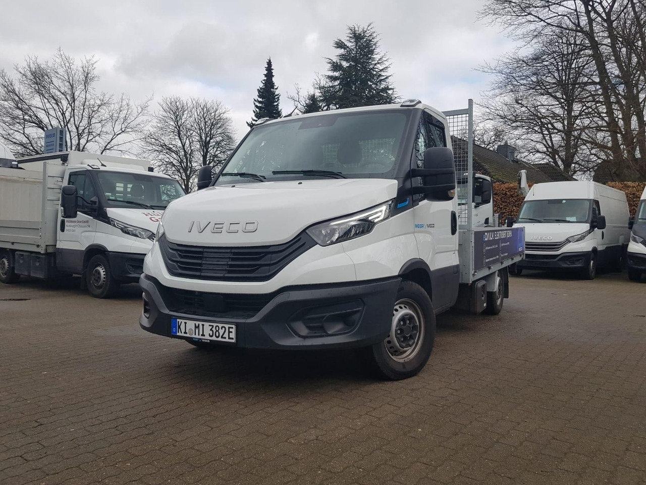 Iveco Daily 38S14E Pritsche AHK,HI-Connect,ACC 140 ... - Μικρό φορτηγό με καρότσα, Ηλεκτρικό van: φωτογραφία 1 Iveco Daily 38S14E Pritsche AHK,HI-Connect,ACC 140 ... - Μικρό φορτηγό με καρότσα, Ηλεκτρικό van: φωτογραφία 1