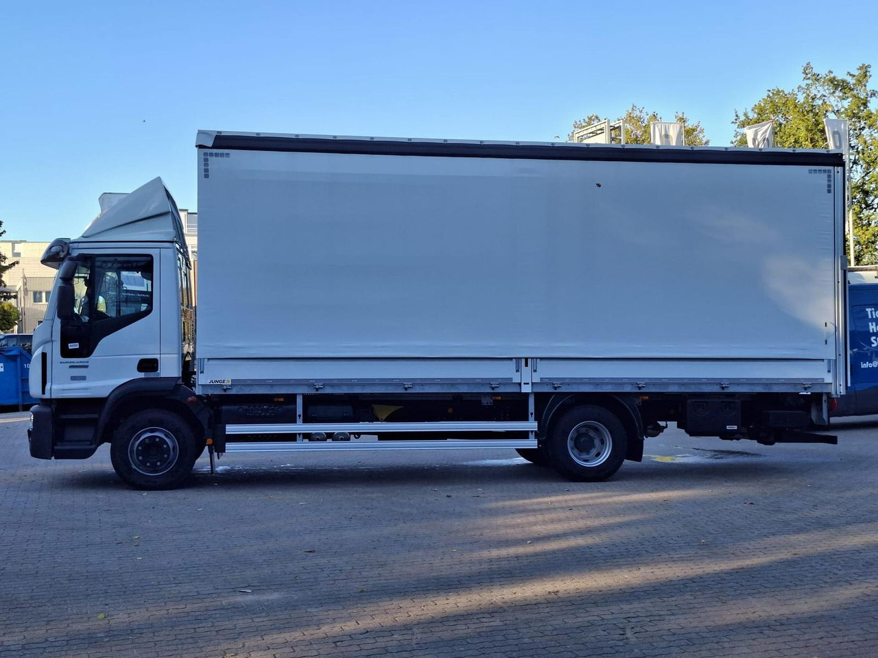 Iveco Eurocargo ML120E25/P JUNGE Schiebeplane LBW 1... - Φορτηγό μουσαμάς: φωτογραφία 2 Iveco Eurocargo ML120E25/P JUNGE Schiebeplane LBW 1... - Φορτηγό μουσαμάς: φωτογραφία 2