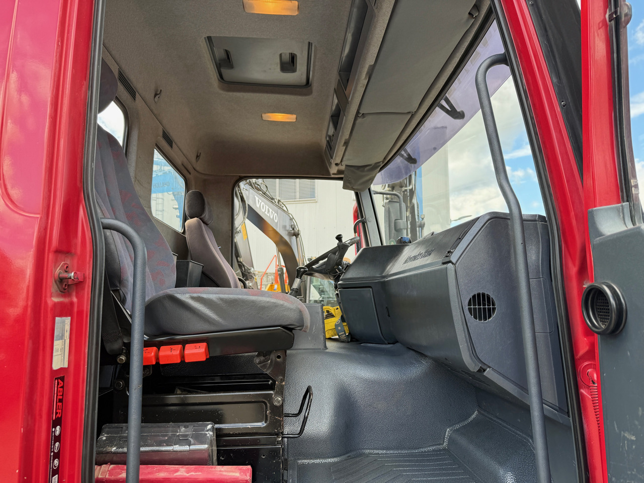 Φορτηγό με ανοιχτή καρότσα, Φορτηγό με γερανό Mercedes-Benz 1840 Actros 2-Seiten-Kipper mit Kran Hiab 125-3 mit Funk: φωτογραφία 19