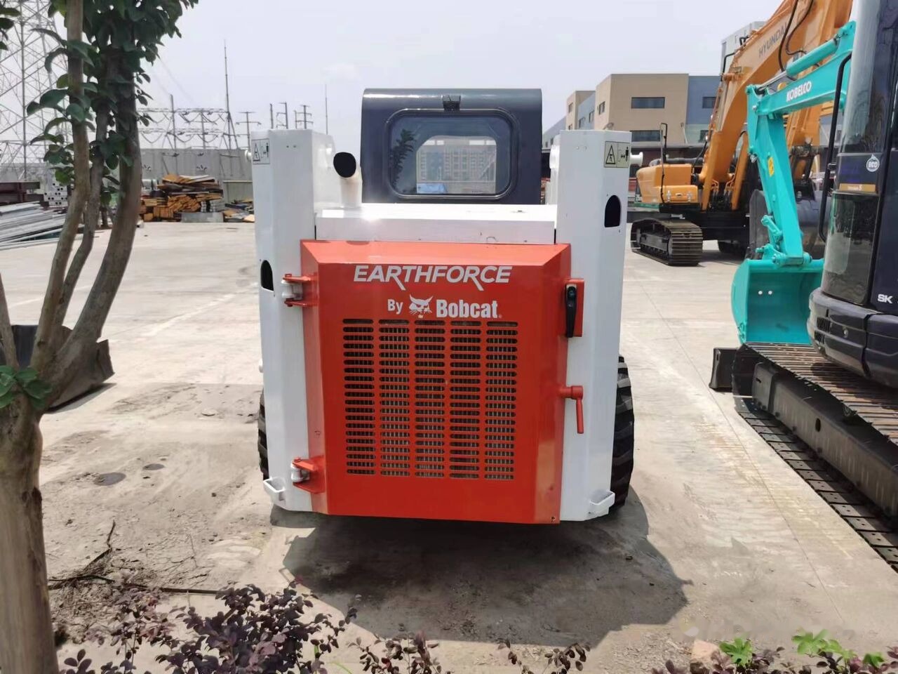 Bobcat S130 - Φορτωτής πλάγιας ολίσθησης: φωτογραφία 3 Bobcat S130 - Φορτωτής πλάγιας ολίσθησης: φωτογραφία 3