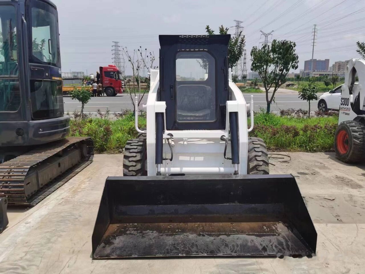 Bobcat S130 - Φορτωτής πλάγιας ολίσθησης: φωτογραφία 1 Bobcat S130 - Φορτωτής πλάγιας ολίσθησης: φωτογραφία 1