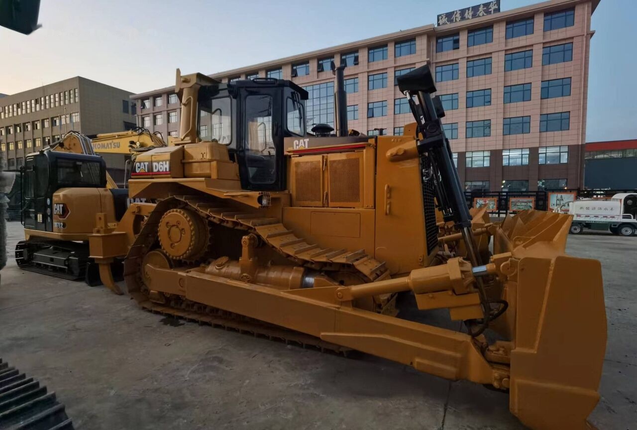CAT D6H - Μπουλντόζα: φωτογραφία 4 CAT D6H - Μπουλντόζα: φωτογραφία 4