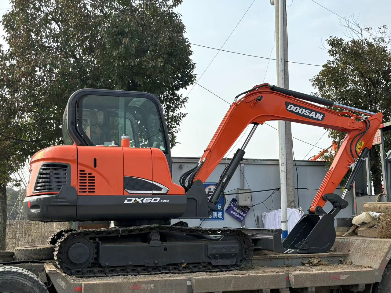 Doosan DX60-9C - Ερπυστριοφόρος εκσκαφέας: φωτογραφία 5 Doosan DX60-9C - Ερπυστριοφόρος εκσκαφέας: φωτογραφία 5