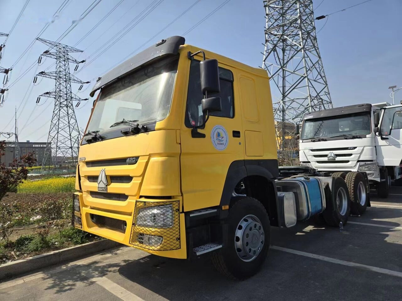 Howo 6x4 - Τράκτορας: φωτογραφία 1 Howo 6x4 - Τράκτορας: φωτογραφία 1