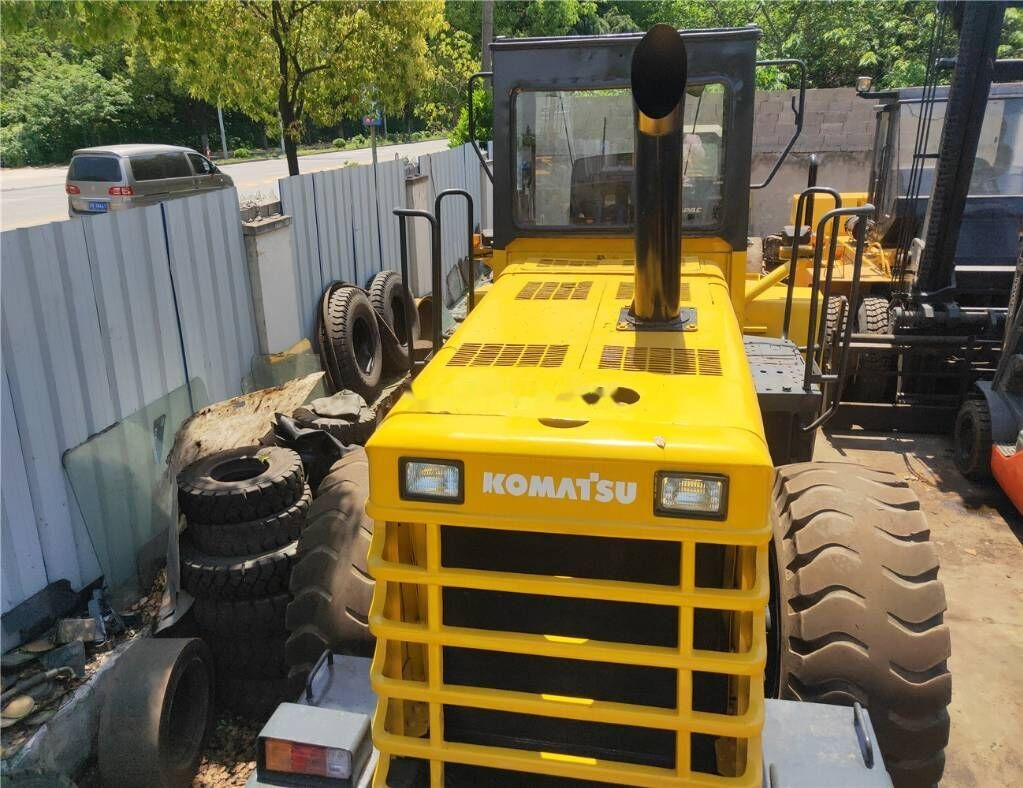 Komatsu WA350 - Ελαστιχοφόρος φορτωτής: φωτογραφία 3 Komatsu WA350 - Ελαστιχοφόρος φορτωτής: φωτογραφία 3