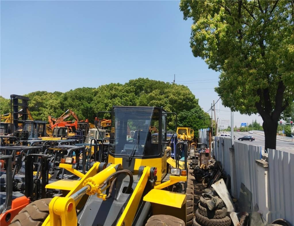 Komatsu WA350 - Ελαστιχοφόρος φορτωτής: φωτογραφία 5 Komatsu WA350 - Ελαστιχοφόρος φορτωτής: φωτογραφία 5