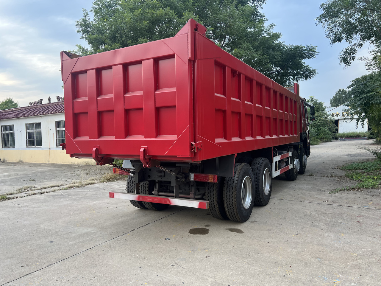 SINOTRUK HOWO 8*4 - Φορτηγό ανατρεπόμενο: φωτογραφία 5 SINOTRUK HOWO 8*4 - Φορτηγό ανατρεπόμενο: φωτογραφία 5