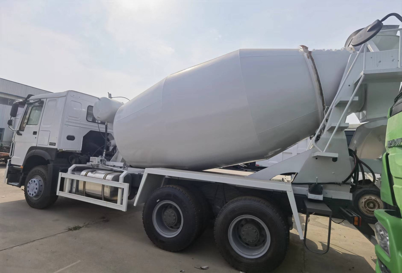 Μπετονιέρα φορτηγό Sinotruk HOWO 371 6*4 Concrete mixer truck: φωτογραφία 9