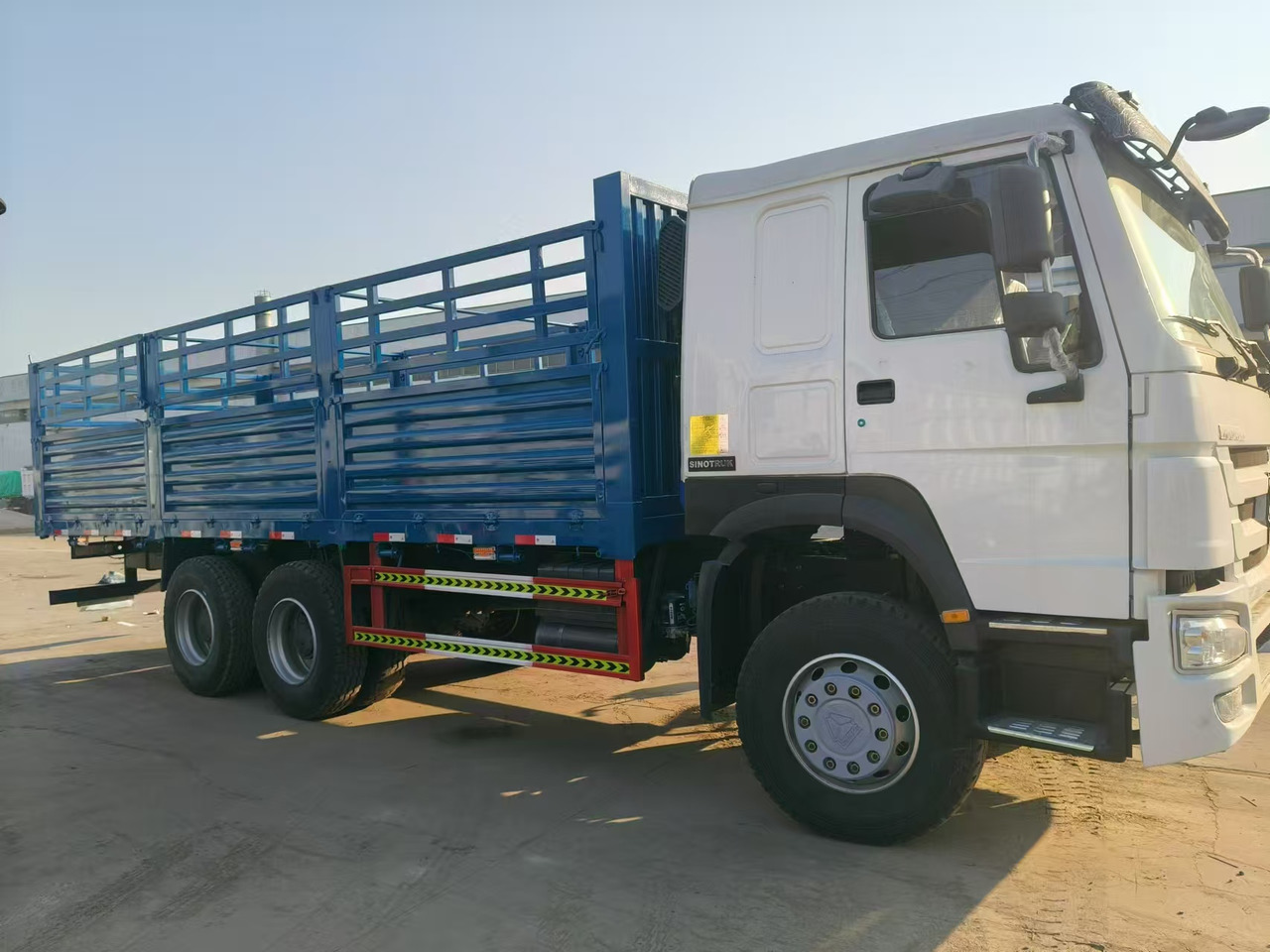 Sinotruk HOWO 371 6*4 Fence truck - Φορτηγό με ανοιχτή καρότσα: φωτογραφία 2 Sinotruk HOWO 371 6*4 Fence truck - Φορτηγό με ανοιχτή καρότσα: φωτογραφία 2