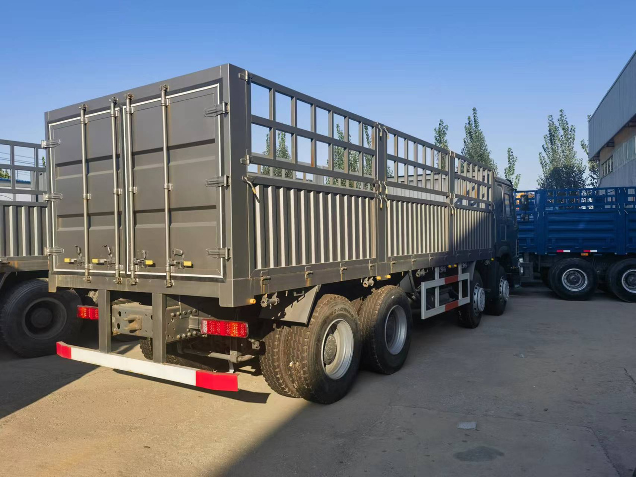 Sinotruk HOWO 371 8*4 Fence truck - Φορτηγό με ανοιχτή καρότσα: φωτογραφία 4 Sinotruk HOWO 371 8*4 Fence truck - Φορτηγό με ανοιχτή καρότσα: φωτογραφία 4