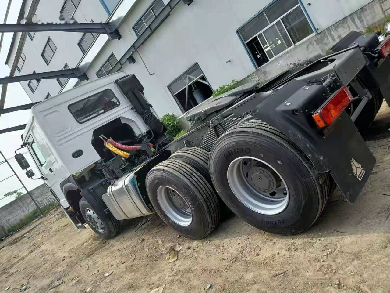 Sinotruk HOWO 371 Tractor - Τράκτορας: φωτογραφία 4 Sinotruk HOWO 371 Tractor - Τράκτορας: φωτογραφία 4