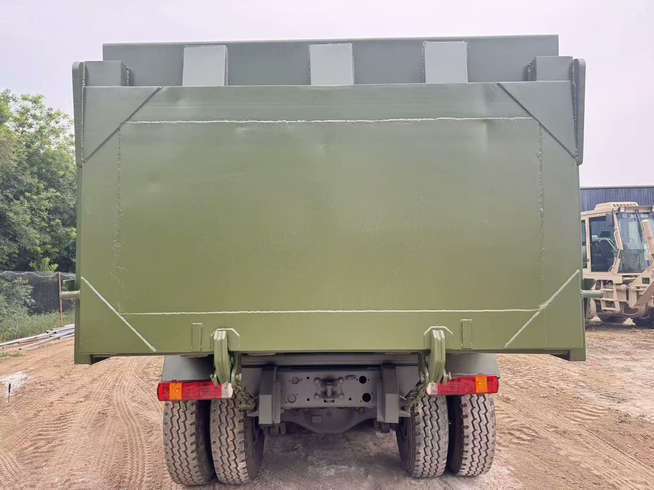 Sinotruk HOWO 380 - Φορτηγό ανατρεπόμενο: φωτογραφία 5 Sinotruk HOWO 380 - Φορτηγό ανατρεπόμενο: φωτογραφία 5