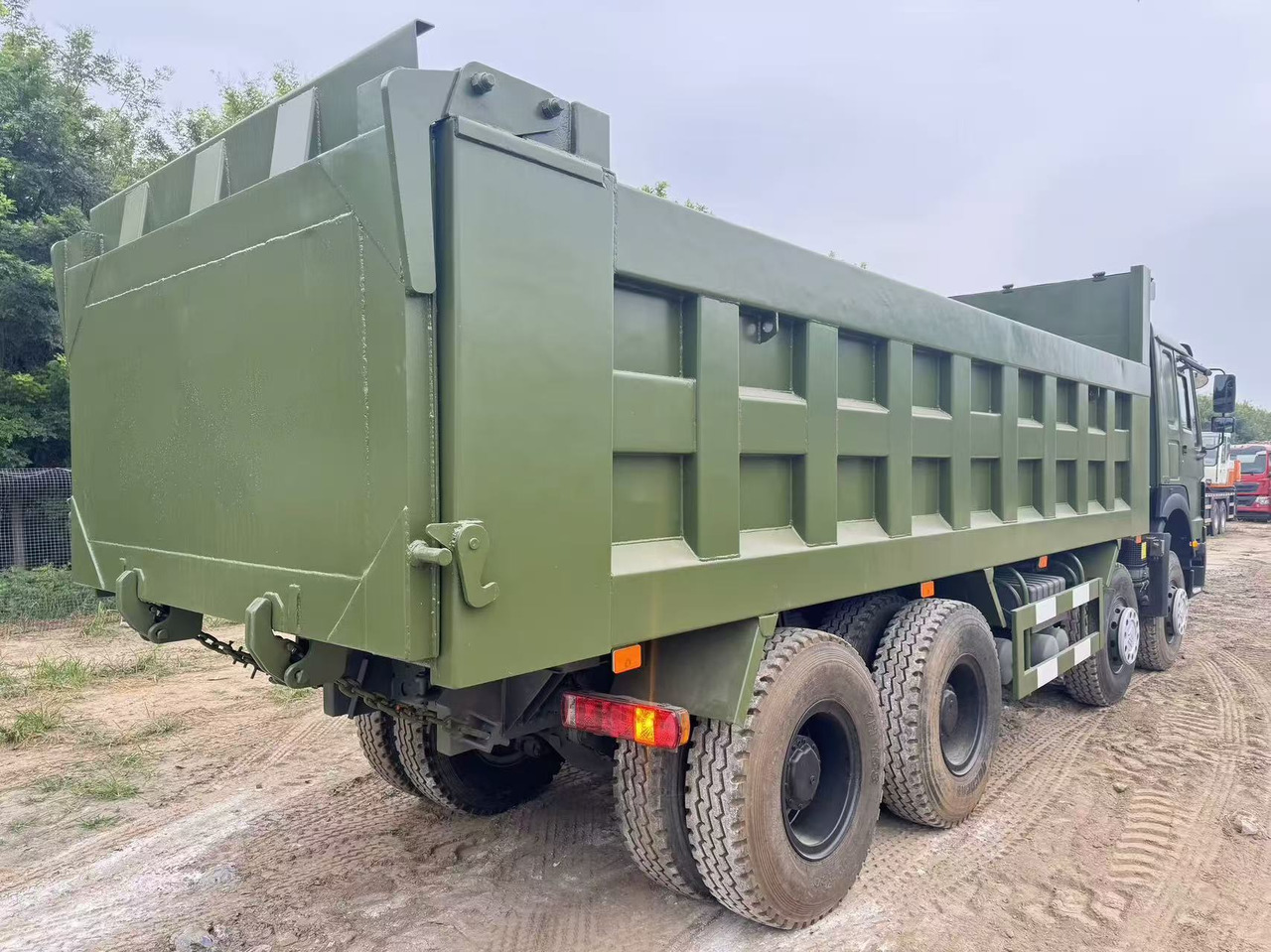 Sinotruk HOWO 380 - Φορτηγό ανατρεπόμενο: φωτογραφία 4 Sinotruk HOWO 380 - Φορτηγό ανατρεπόμενο: φωτογραφία 4