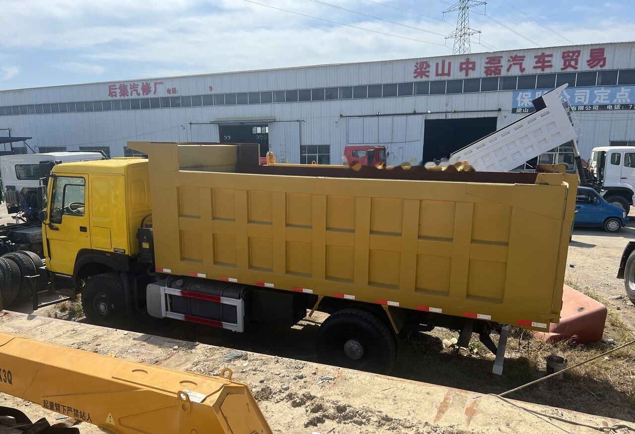 Sinotruk HOWO 4*2 Dump truck - Φορτηγό ανατρεπόμενο: φωτογραφία 1 Sinotruk HOWO 4*2 Dump truck - Φορτηγό ανατρεπόμενο: φωτογραφία 1