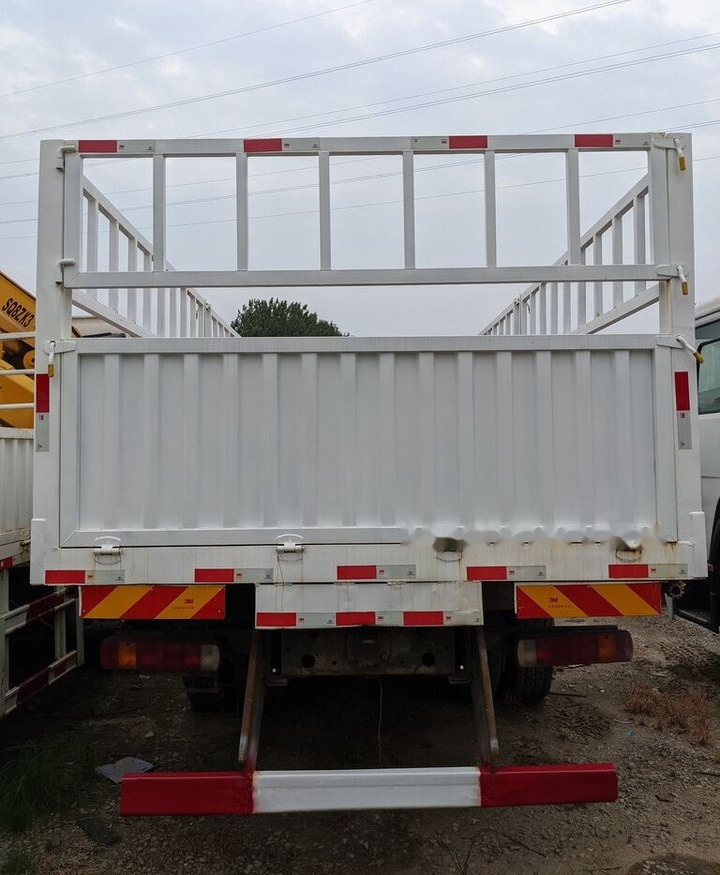 Sinotruk HOWO 8*4 Fence Truck - Φορτηγό με ανοιχτή καρότσα: φωτογραφία 4 Sinotruk HOWO 8*4 Fence Truck - Φορτηγό με ανοιχτή καρότσα: φωτογραφία 4