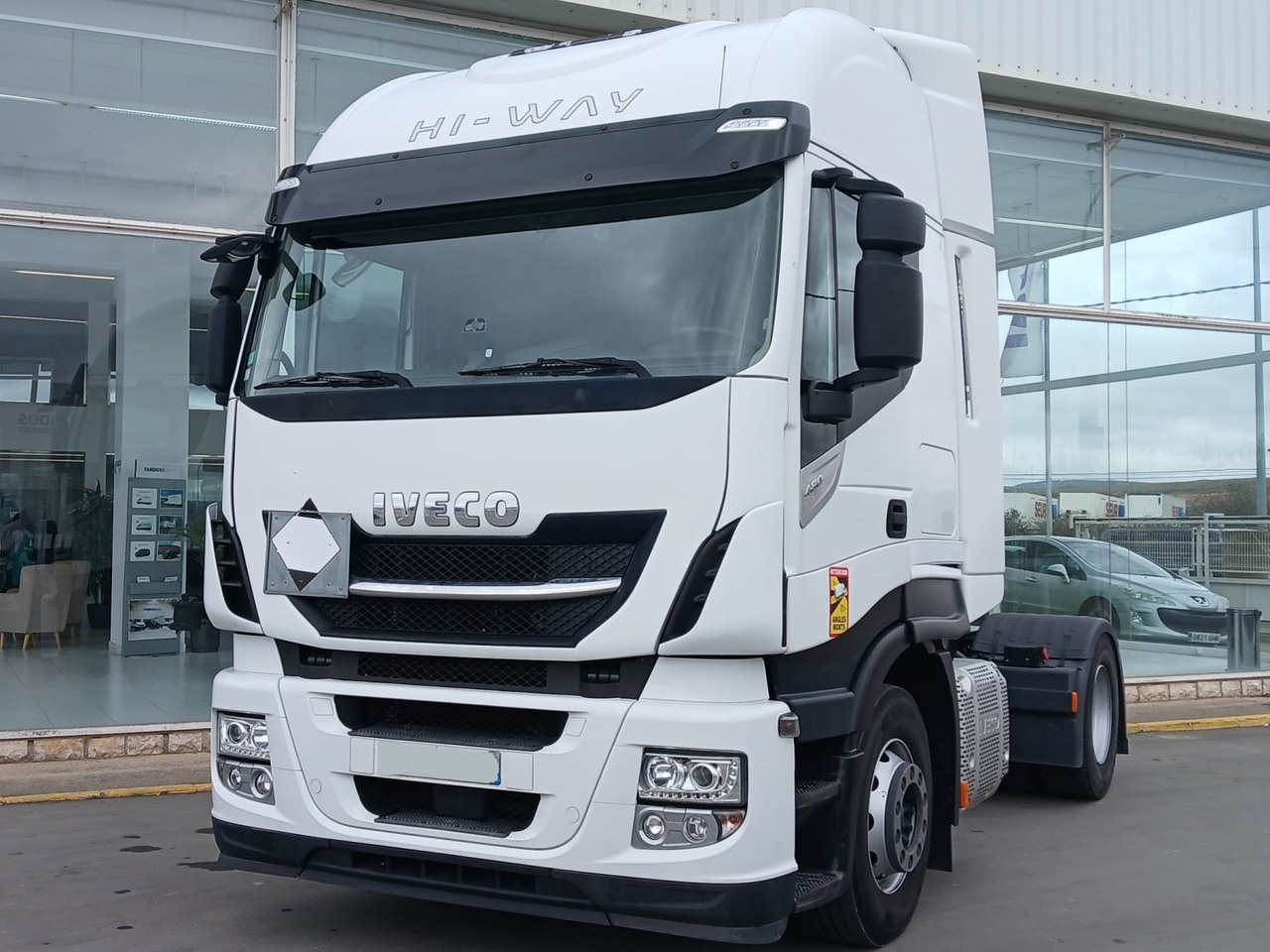 Cabeza Tractora IVECO 480 AUTOMATICO CON INTARDER - Τράκτορας: φωτογραφία 1 Cabeza Tractora IVECO 480 AUTOMATICO CON INTARDER - Τράκτορας: φωτογραφία 1
