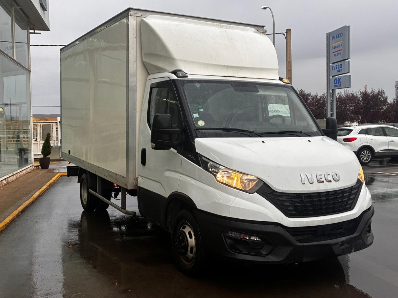 Caja cerrada IVECO 35C16 20m3 con puertas traseras - Επαγγελματικό αυτοκίνητο κόφα: φωτογραφία 3 Caja cerrada IVECO 35C16 20m3 con puertas traseras - Επαγγελματικό αυτοκίνητο κόφα: φωτογραφία 3