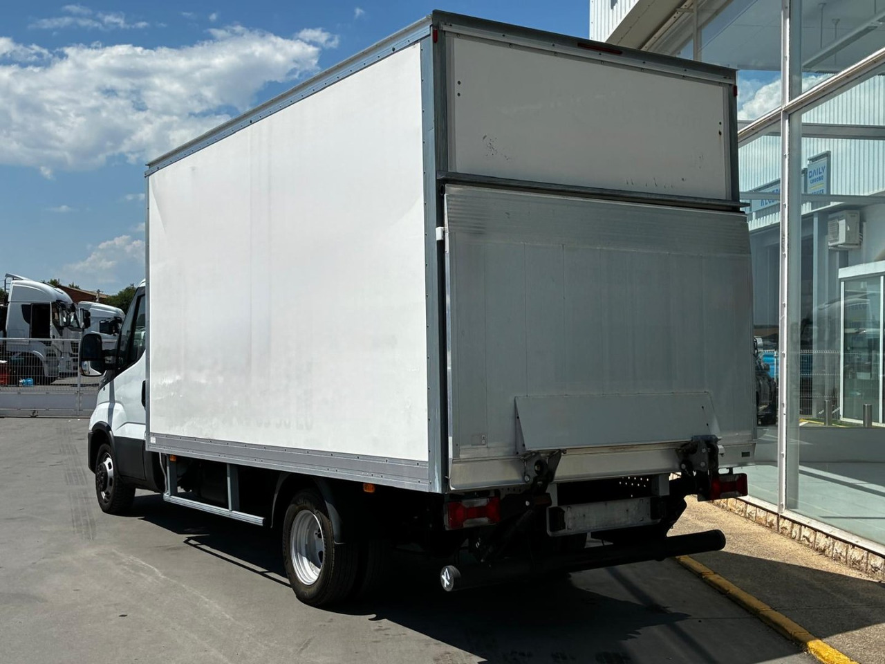 Caja cerrada IVECO 35C16 20m3 - Επαγγελματικό αυτοκίνητο κόφα: φωτογραφία 4 Caja cerrada IVECO 35C16 20m3 - Επαγγελματικό αυτοκίνητο κόφα: φωτογραφία 4