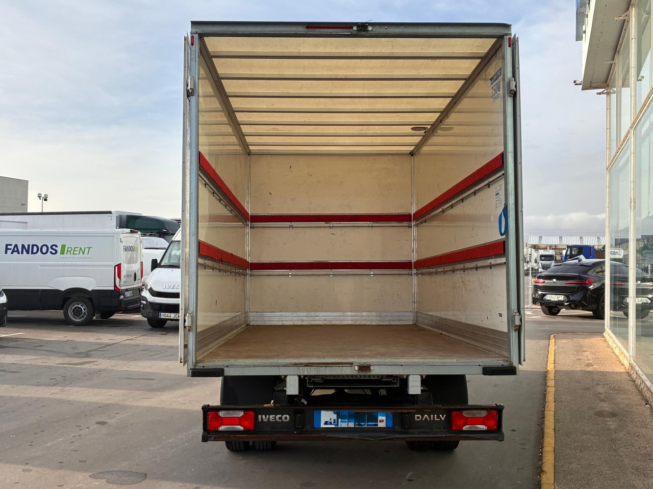 Caja cerrada IVECO 35C16 3.0 20m3 con puertas traseras - Επαγγελματικό αυτοκίνητο κόφα: φωτογραφία 5 Caja cerrada IVECO 35C16 3.0 20m3 con puertas traseras - Επαγγελματικό αυτοκίνητο κόφα: φωτογραφία 5