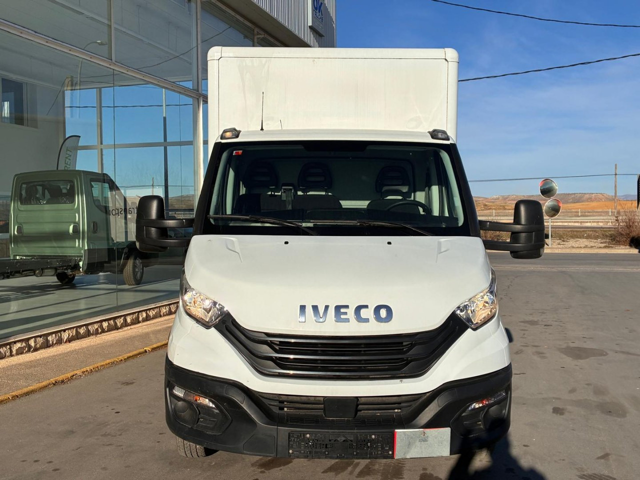 Caja cerrada con plataforma elevadora IVECO 35C16 20m3 - Επαγγελματικό αυτοκίνητο κόφα: φωτογραφία 2 Caja cerrada con plataforma elevadora IVECO 35C16 20m3 - Επαγγελματικό αυτοκίνητο κόφα: φωτογραφία 2