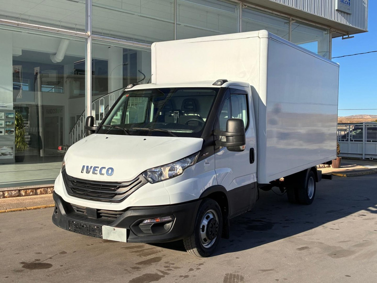 Caja cerrada con plataforma elevadora IVECO 35C16 20m3 - Επαγγελματικό αυτοκίνητο κόφα: φωτογραφία 1 Caja cerrada con plataforma elevadora IVECO 35C16 20m3 - Επαγγελματικό αυτοκίνητο κόφα: φωτογραφία 1