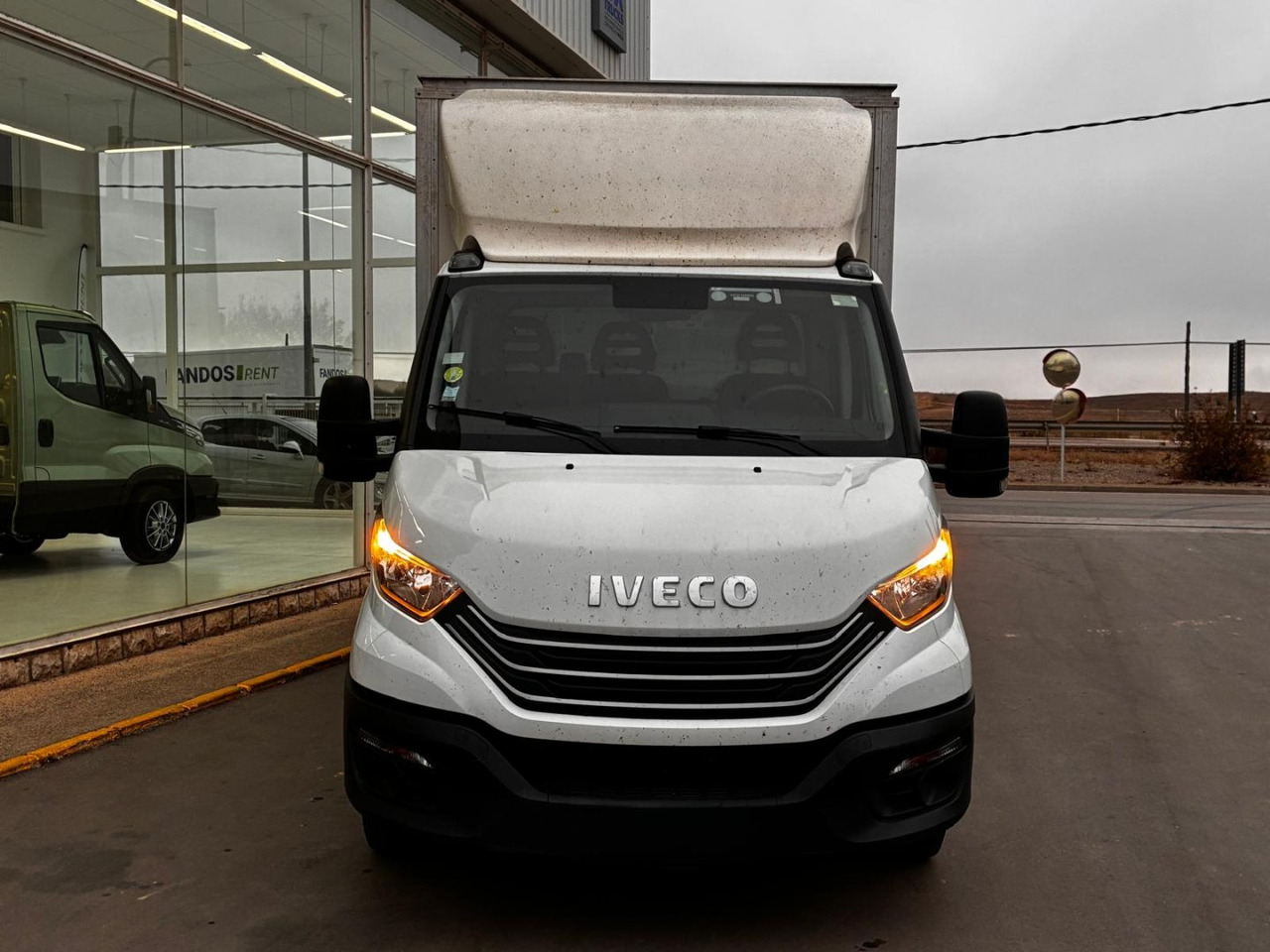 Caja cerrada con plataforma elevadora IVECO 35C16 3.0 20m3 - Επαγγελματικό αυτοκίνητο κόφα: φωτογραφία 2 Caja cerrada con plataforma elevadora IVECO 35C16 3.0 20m3 - Επαγγελματικό αυτοκίνητο κόφα: φωτογραφία 2