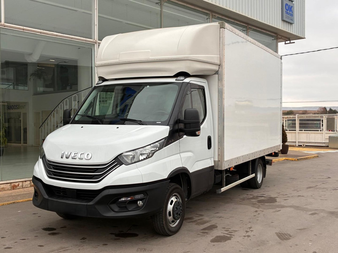 Caja cerrada con plataforma elevadora IVECO 35C16 3.0 20m3 - Επαγγελματικό αυτοκίνητο κόφα: φωτογραφία 1 Caja cerrada con plataforma elevadora IVECO 35C16 3.0 20m3 - Επαγγελματικό αυτοκίνητο κόφα: φωτογραφία 1