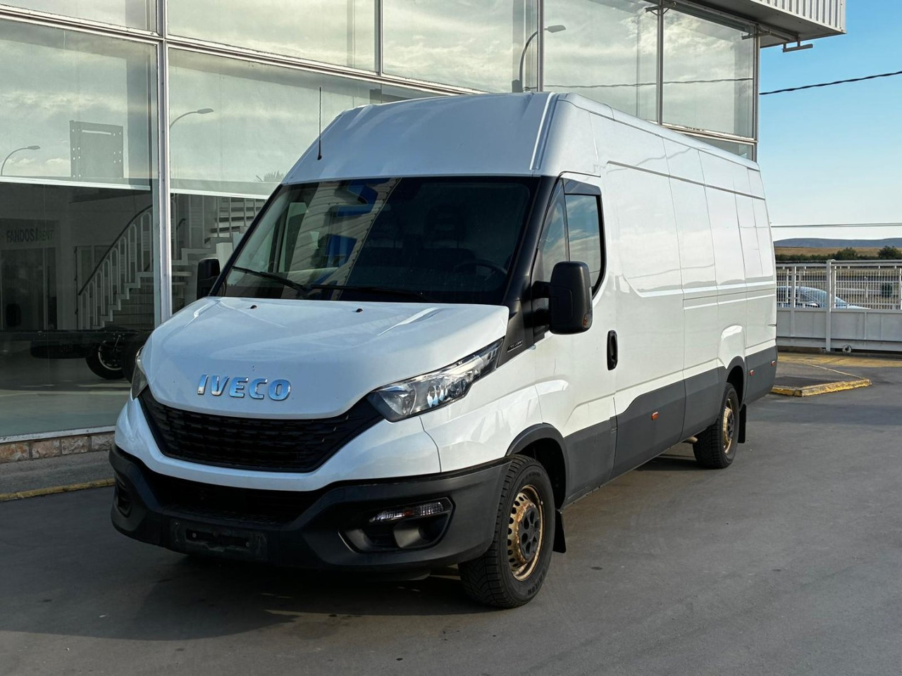Furgón IVECO 35S14 V 16m3 - Βαν: φωτογραφία 1 Furgón IVECO 35S14 V 16m3 - Βαν: φωτογραφία 1
