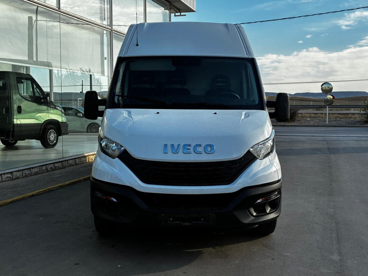 Furgón IVECO 35S14 V 16m3 - Βαν: φωτογραφία 2 Furgón IVECO 35S14 V 16m3 - Βαν: φωτογραφία 2