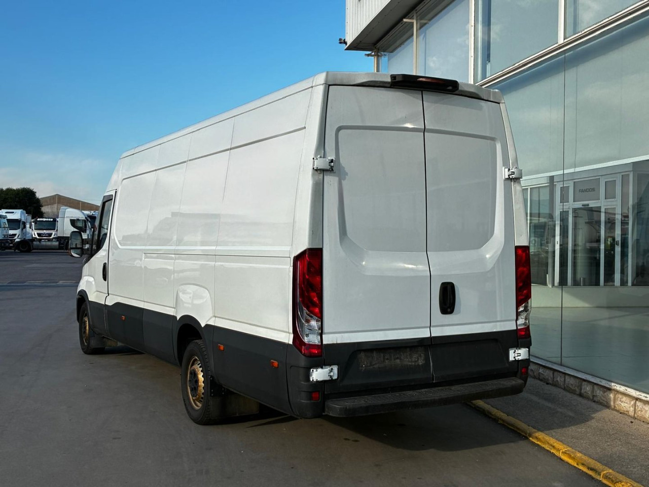 Furgón IVECO 35S14 V 16m3 - Βαν: φωτογραφία 4 Furgón IVECO 35S14 V 16m3 - Βαν: φωτογραφία 4