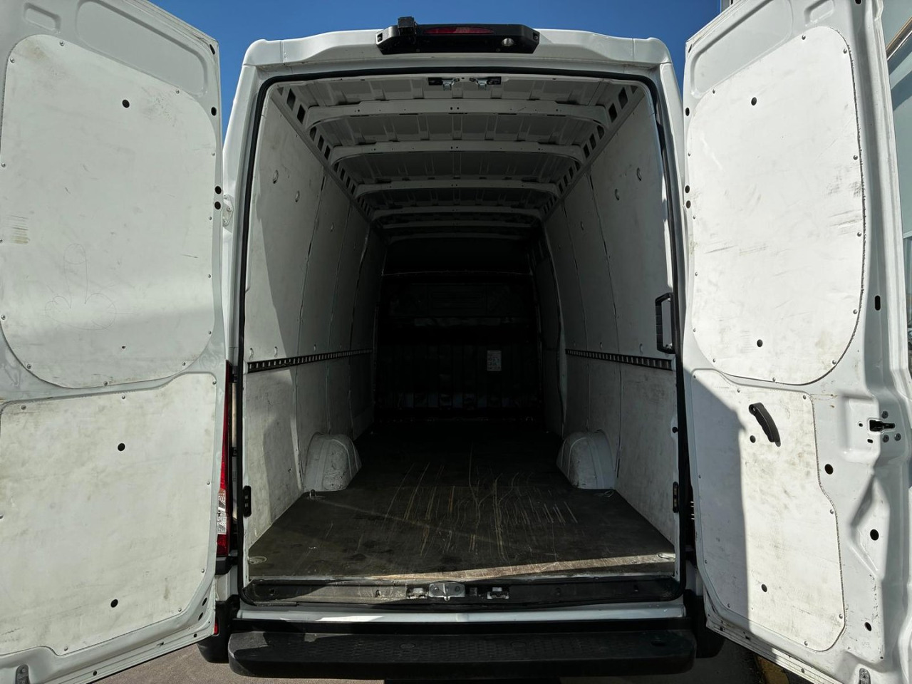 Furgón IVECO 35S14 V 16m3 - Βαν: φωτογραφία 4 Furgón IVECO 35S14 V 16m3 - Βαν: φωτογραφία 4