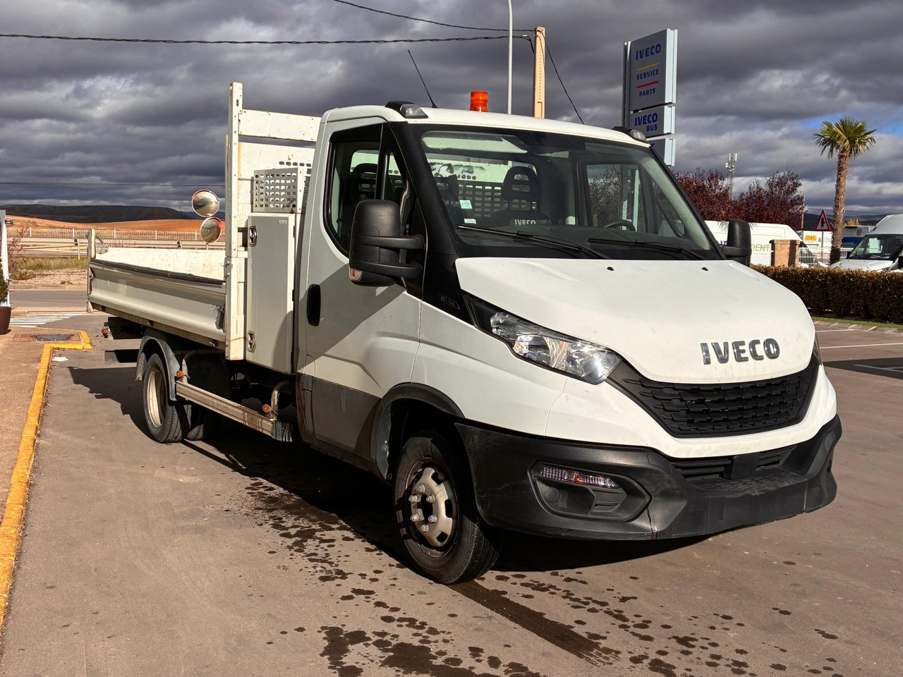 Volquete/Dumper IVECO 35C14 CAJA BASCULANTE - Όχημα με ανατρεπομενη καροτσα: φωτογραφία 3 Volquete/Dumper IVECO 35C14 CAJA BASCULANTE - Όχημα με ανατρεπομενη καροτσα: φωτογραφία 3