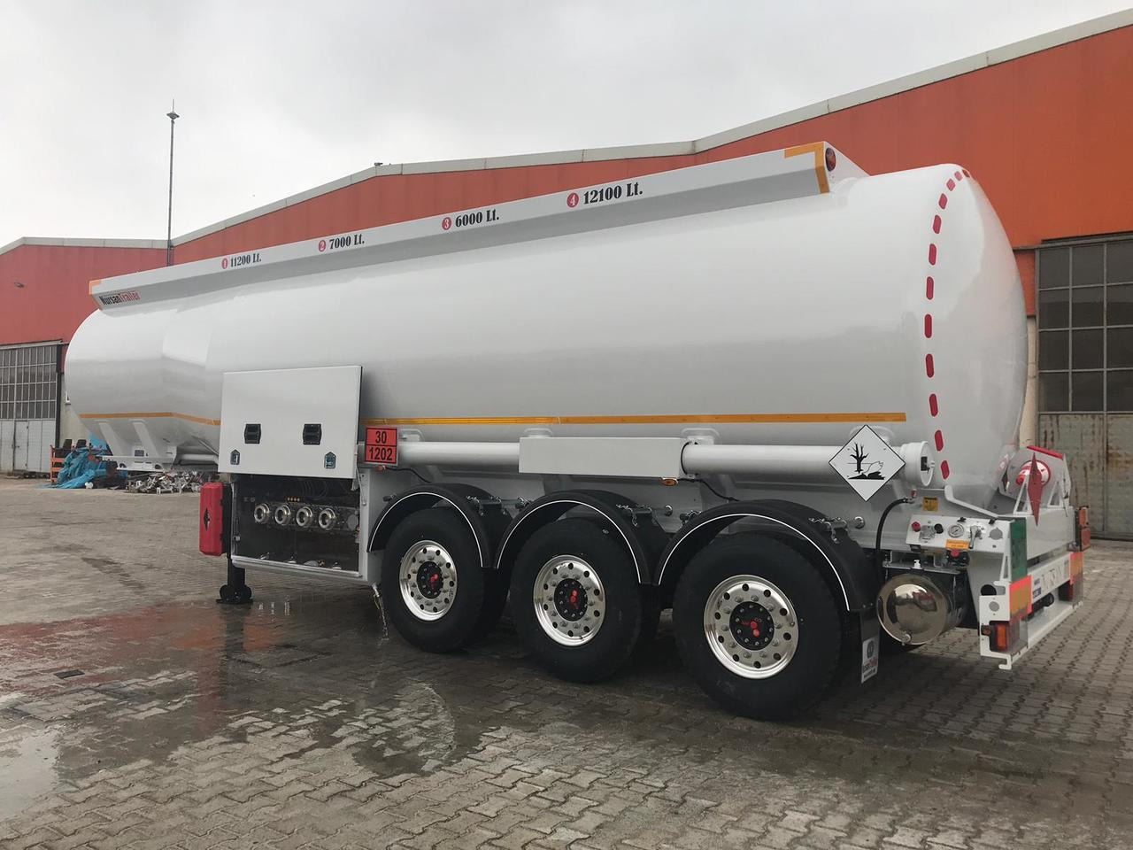 NURSAN Aluminium Tanker - Επικαθήμενο βυτίο: φωτογραφία 4 NURSAN Aluminium Tanker - Επικαθήμενο βυτίο: φωτογραφία 4