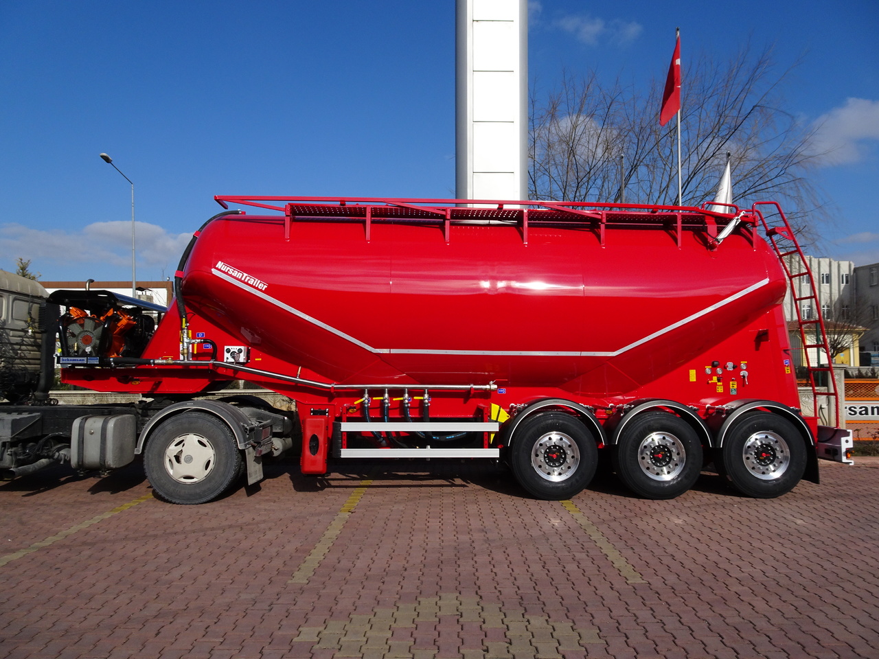 Νέα Σιλοφόρο για τη μεταφορά ενσίρωσης NURSAN Aluminium W Type Silo: φωτογραφία 9