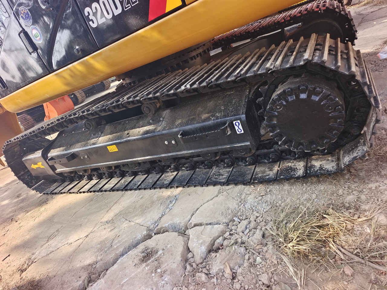 CAT 320D2L - Ερπυστριοφόρος εκσκαφέας: φωτογραφία 4 CAT 320D2L - Ερπυστριοφόρος εκσκαφέας: φωτογραφία 4