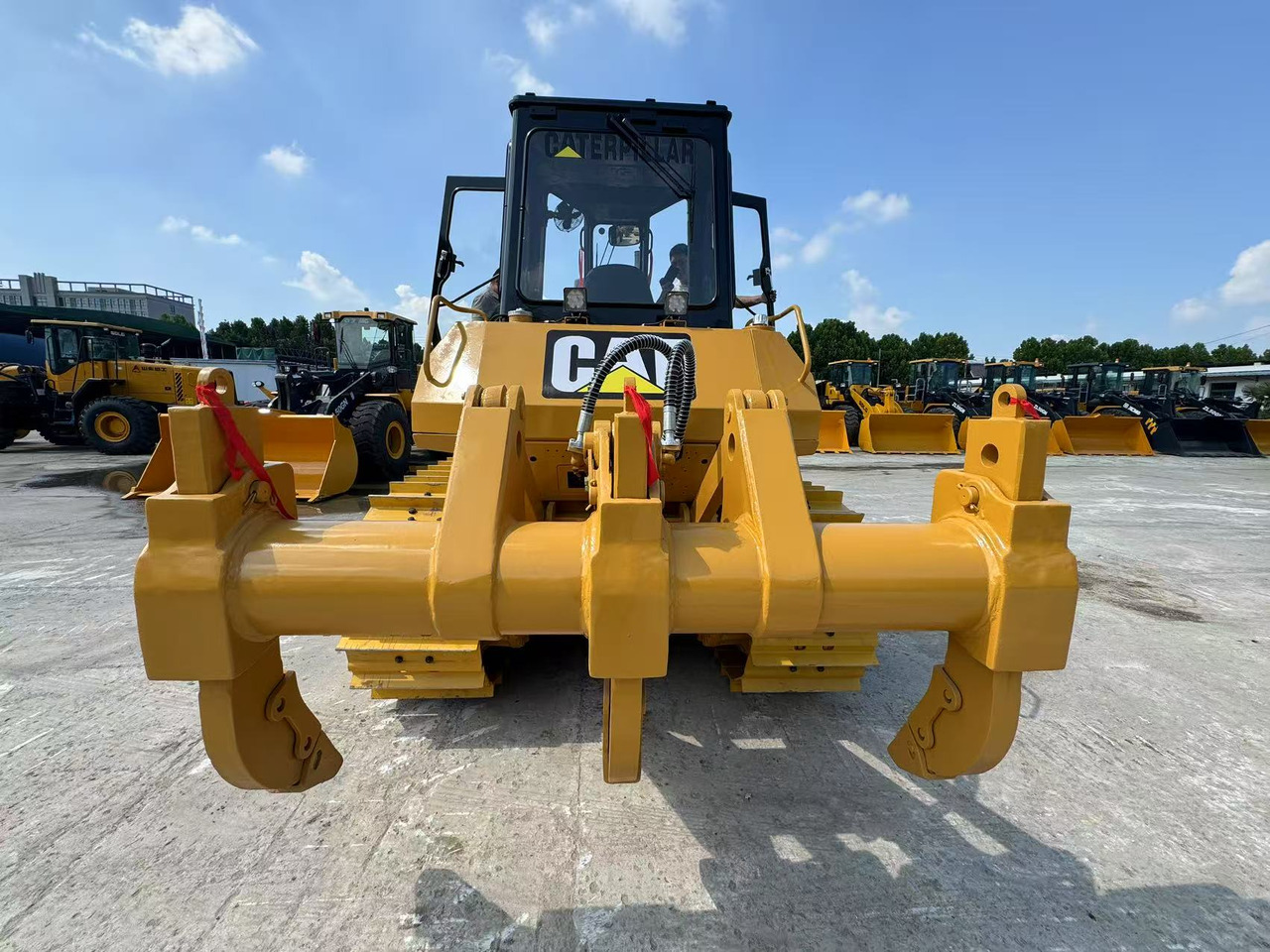 CAT D6G - Μπουλντόζα: φωτογραφία 2 CAT D6G - Μπουλντόζα: φωτογραφία 2