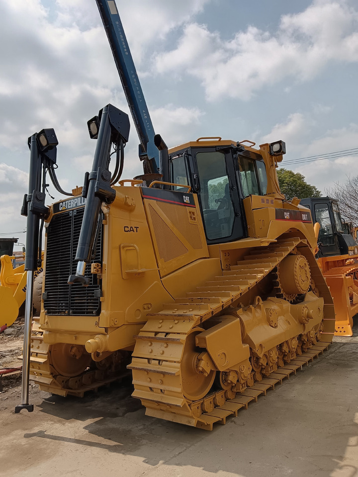CAT D8T - Μπουλντόζα: φωτογραφία 2 CAT D8T - Μπουλντόζα: φωτογραφία 2