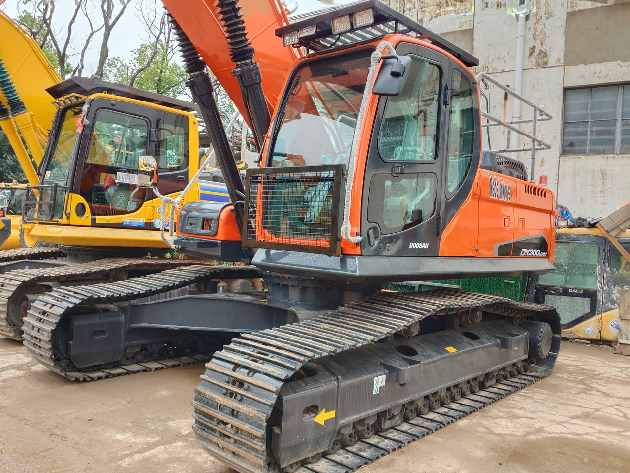 DOOSAN DX300LC-9C DX 300 LC A - Ερπυστριοφόρος εκσκαφέας: φωτογραφία 1 DOOSAN DX300LC-9C DX 300 LC A - Ερπυστριοφόρος εκσκαφέας: φωτογραφία 1