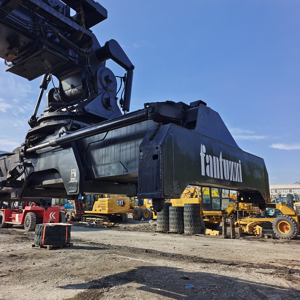Reachstacker FANTUZZI CS 45 KMHD 45 TON CONTAINER REACH CRANE: φωτογραφία 13