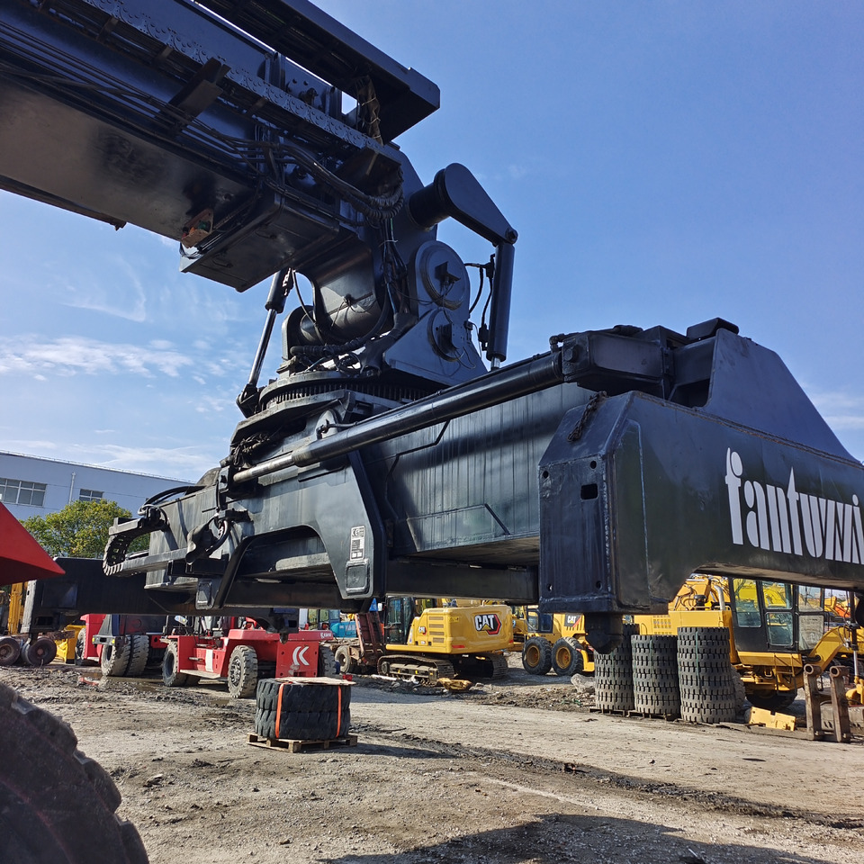 Reachstacker FANTUZZI CS 45 KMHD 45 TON CONTAINER REACH CRANE: φωτογραφία 12