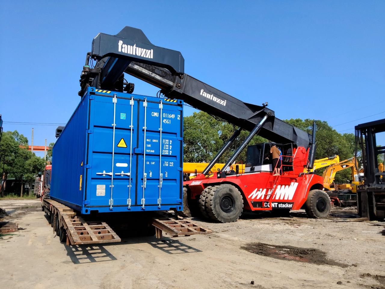 FANTUZZI CS45KM - Reachstacker: φωτογραφία 3 FANTUZZI CS45KM - Reachstacker: φωτογραφία 3